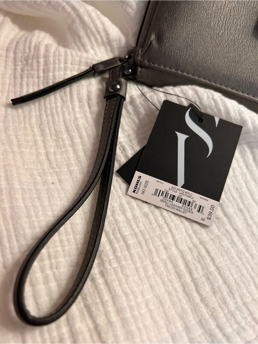 NWT!  Simply Vera wallet